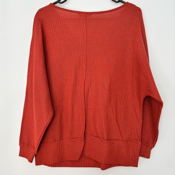 BloomChic Waffle Knit Top Women’s Size 12 Burnt Orange Red Faux Wrap Stretchy - Picture 2 of 6
